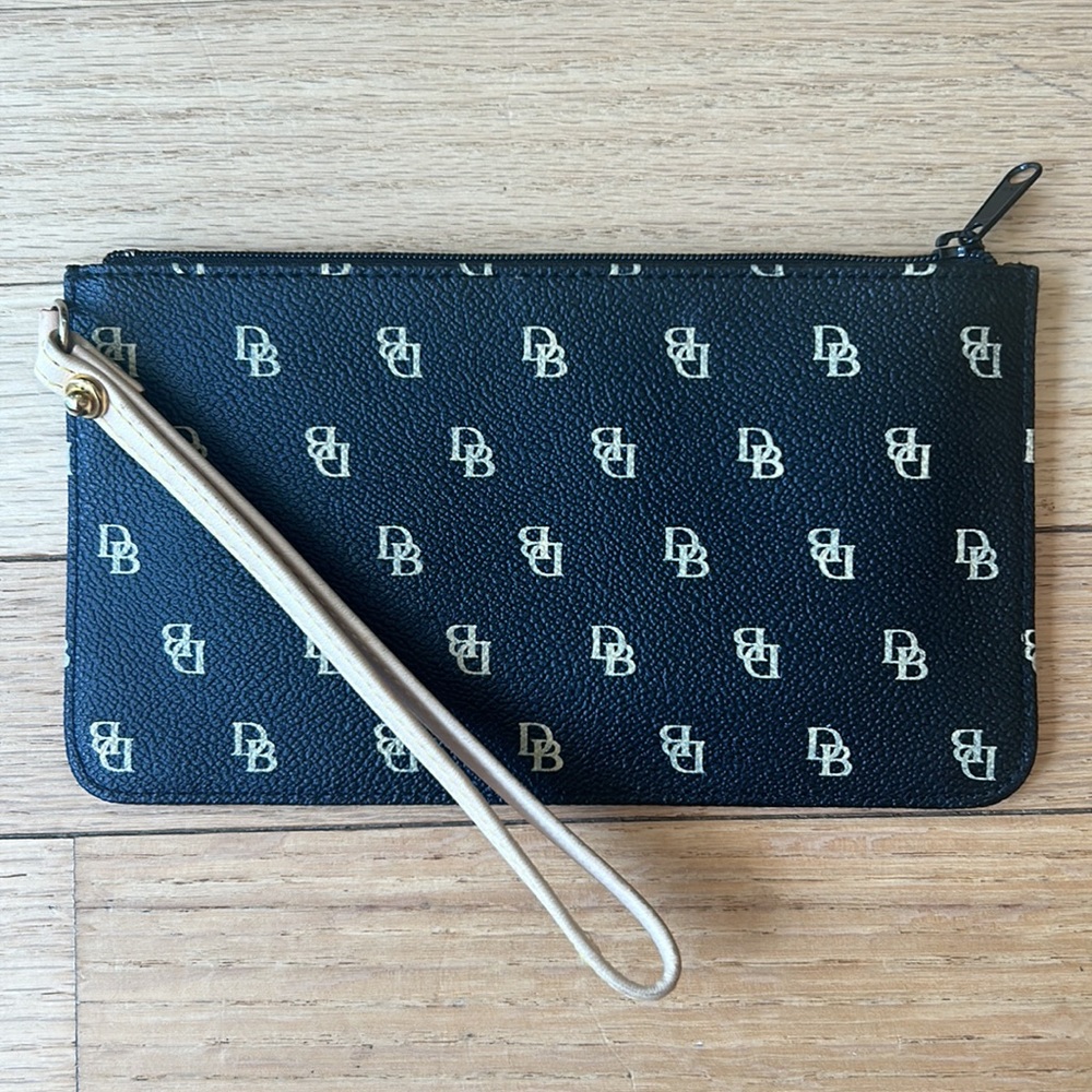 DOONEY AND BOURKE black and cream wristlet - Picture 2 of 6